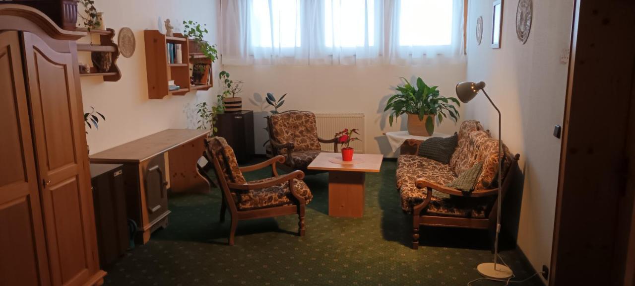 Pension Marienhof Hermagor-Pressegger See Buitenkant foto